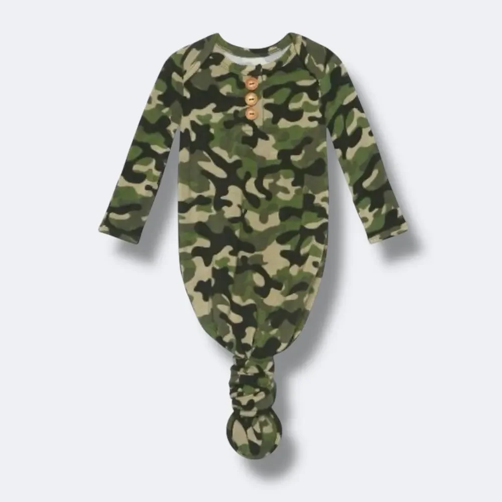 🦄 3/$36 Posh Peanut Boys Knotted Gown Size 0-3M Cadet Camo Bamboo Long Sleeve
